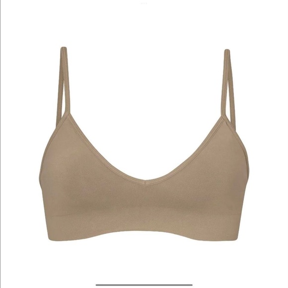 Skims Soft Smoothing Bralette - Picture 2 of 7